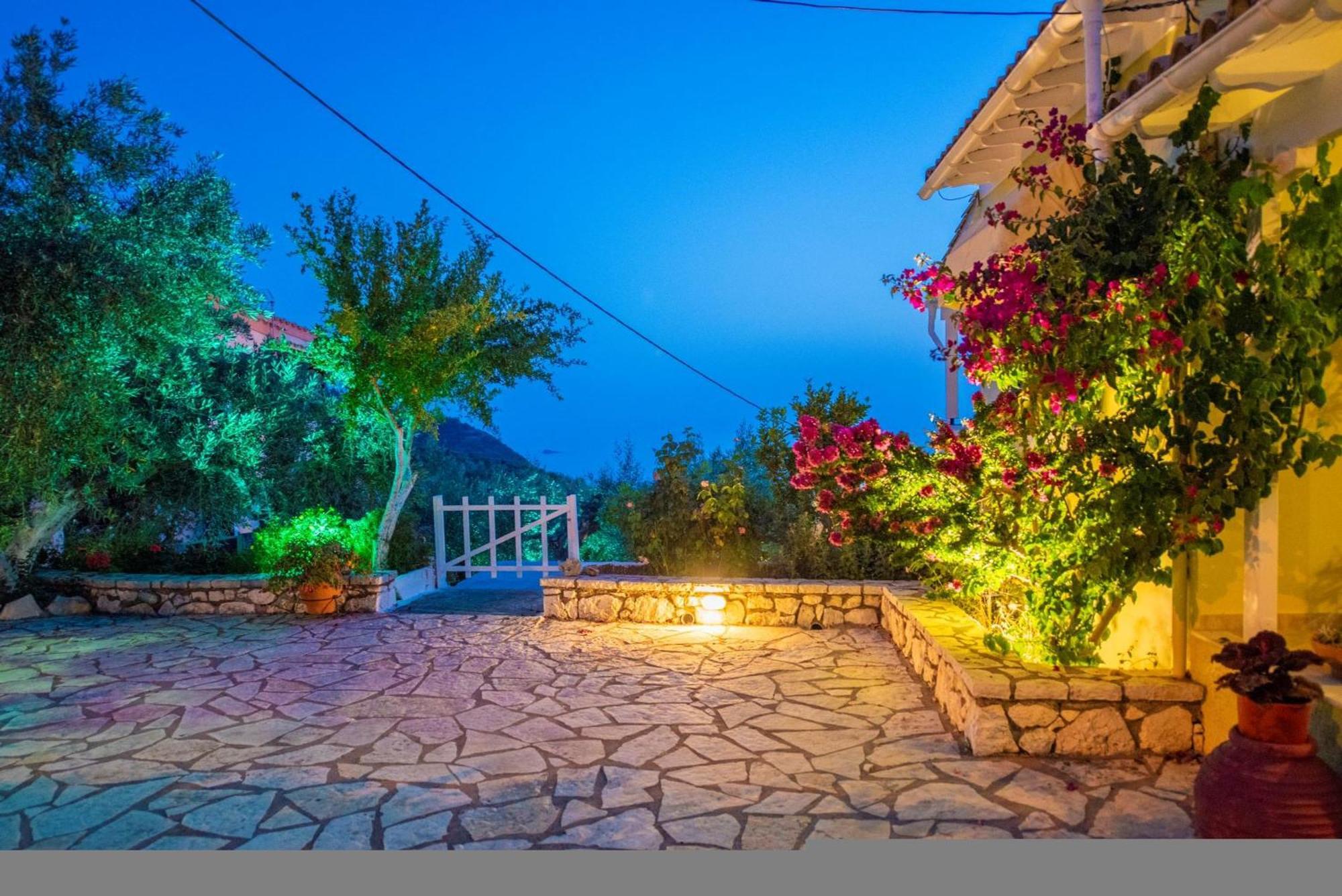 Caza Levantiera Lefkada Каламици
