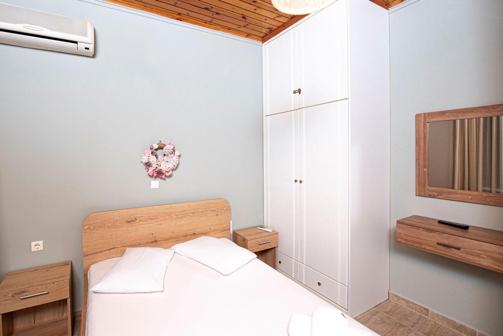 Caza Levantiera Lefkada